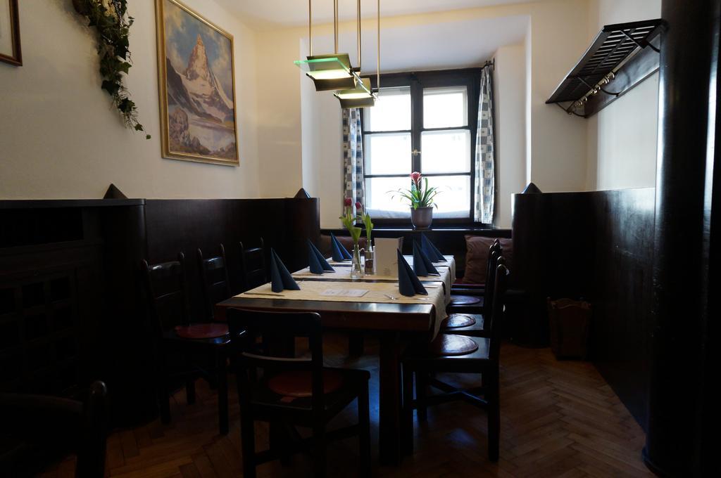 Hotel Happ Innsbruck Bagian luar foto