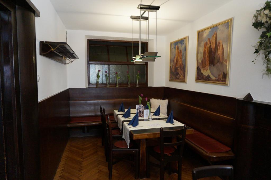 Hotel Happ Innsbruck Bagian luar foto