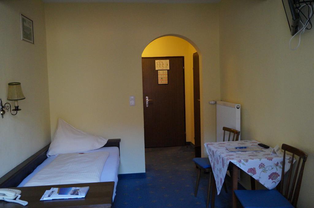 Hotel Happ Innsbruck Ruang foto