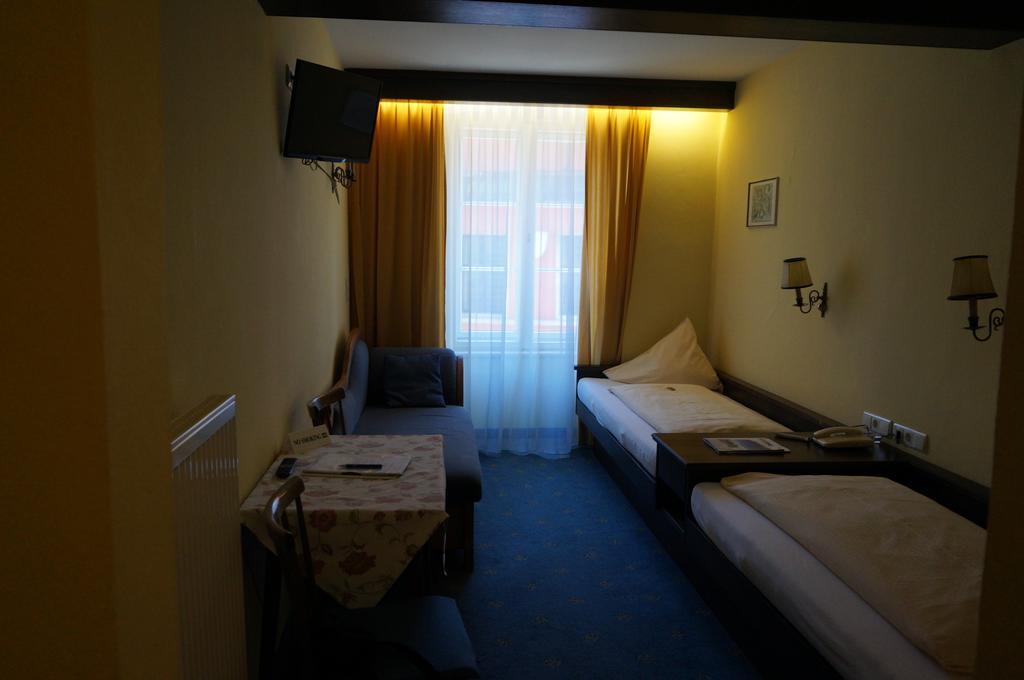 Hotel Happ Innsbruck Bagian luar foto