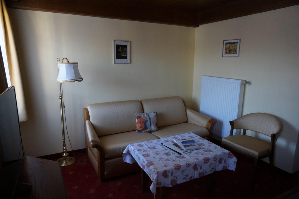 Hotel Happ Innsbruck Ruang foto